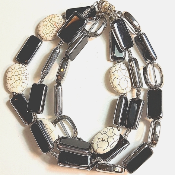 Howlite Gemstone & Glass Bead Jewelry Set - Picture 10 of 11